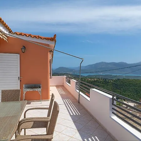 Top Floor Suite, Flat & Studio With Shared Infinity Pool Appartamento *