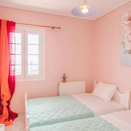 Appartamento Top Floor Suite, Flat & Studio With Shared Infinity Pool