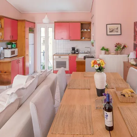 Top Floor Suite, Flat & Studio With Shared Infinity Pool Appartamento *