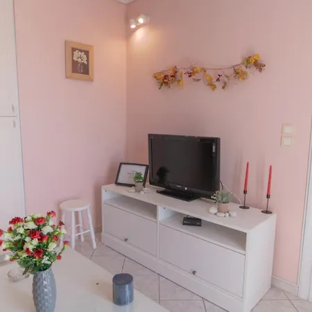 Top Floor Suite, Flat & Studio With Shared Infinity Pool Appartamento Kaminarata