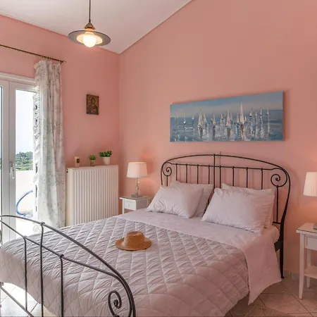 Top Floor Suite, Flat & Studio With Shared Infinity Pool Appartamento Kaminarata