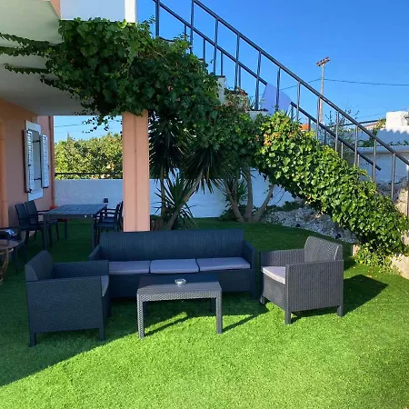 Top Floor Suite, Flat & Studio With Shared Infinity Pool Appartamento