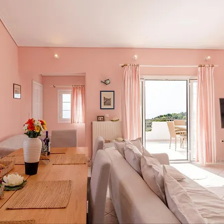Top Floor Suite, Flat & Studio With Shared Infinity Pool * Kaminarata