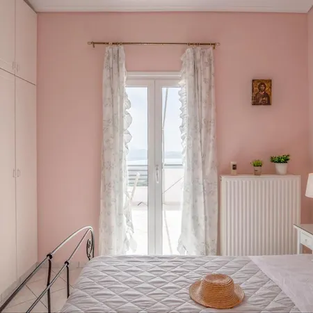 Διαμέρισμα Top Floor Suite, Flat & Studio With Shared Infinity Pool Kaminarata