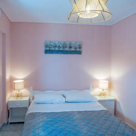 Top Floor Suite, Flat & Studio With Shared Infinity Pool Kaminarata