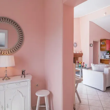 Apartmán Top Floor Suite, Flat & Studio With Shared Infinity Pool *