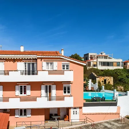 Top Floor Suite, Flat & Studio With Shared Infinity Pool