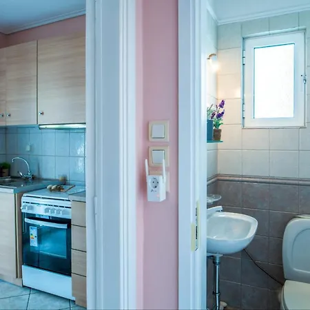 Top Floor Suite, Flat & Studio With Shared Infinity Pool Διαμέρισμα Kaminarata