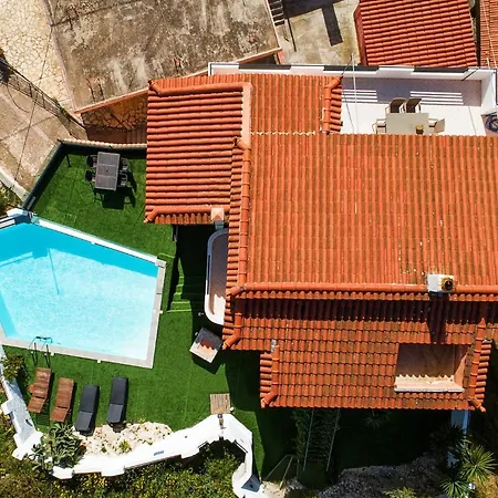 Top Floor Suite, Flat & Studio With Shared Infinity Pool * Kaminarata